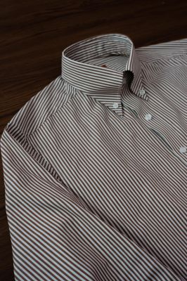 Sơ Mi Kẻ nâu cổ buttondown