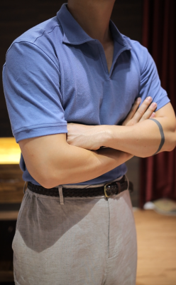 POLO cổ V lãng tử
