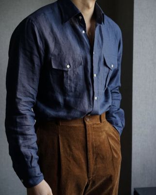 Sơ Mi TRAVALI Linen màu Navy có túi ngực.