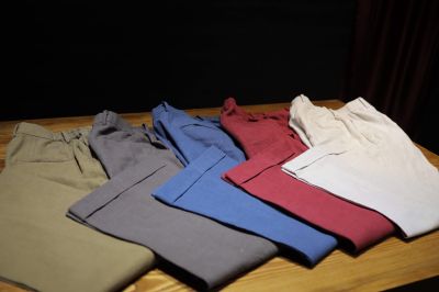 Quần Linen TRAVALI cạp chun 2 bên sườn.